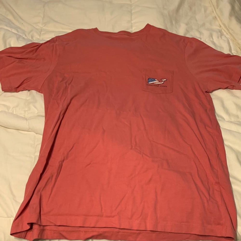 Vineyard vines t shirt. Size medium